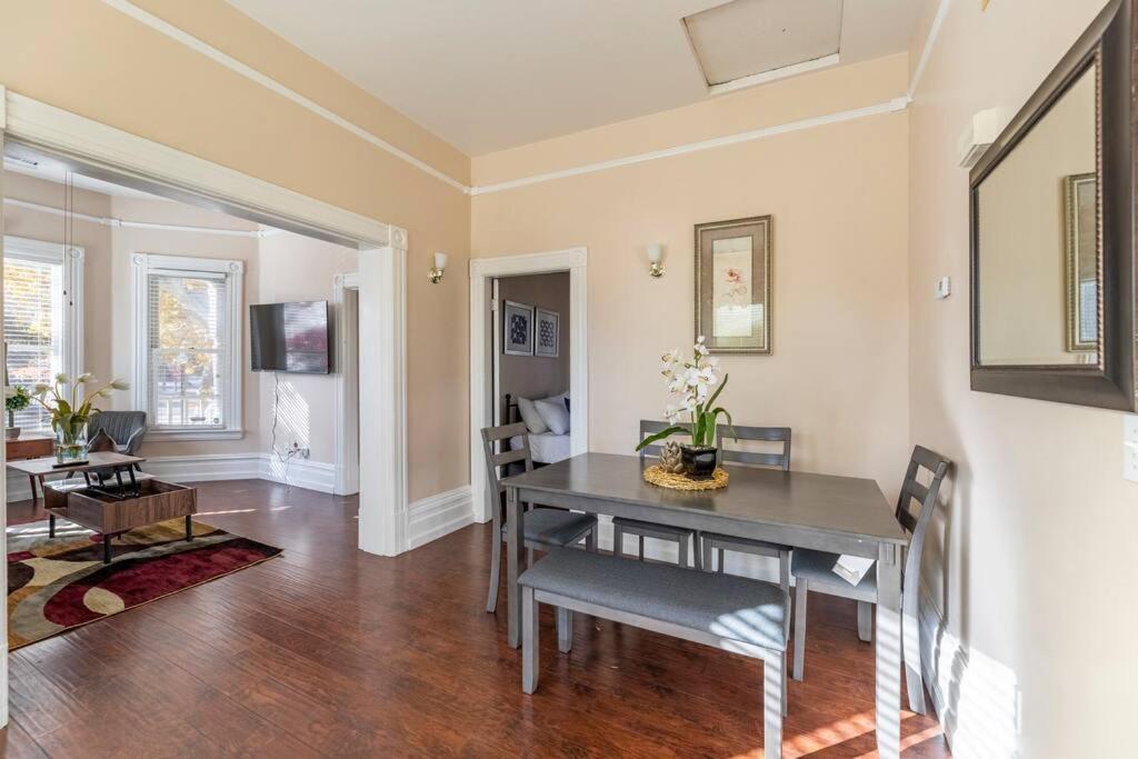 Hébergement de vacances A+ 2 Bedroom Victorian Away From